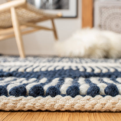 SAFAVIEH, Handmade Natura Paladia Wool Rug