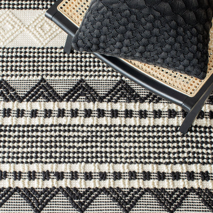 SAFAVIEH, Handmade Natura Paladia Wool Rug