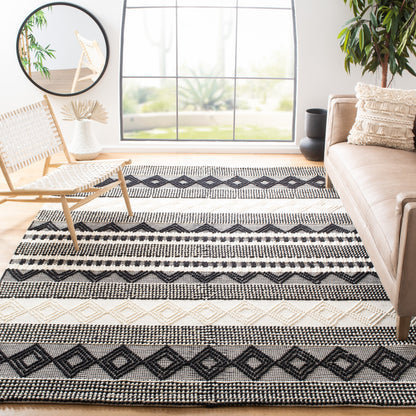 SAFAVIEH, Handmade Natura Paladia Wool Rug