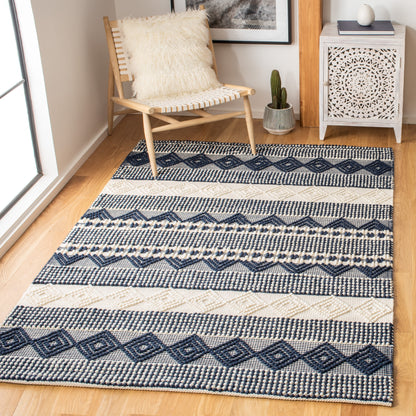 SAFAVIEH, Handmade Natura Paladia Wool Rug